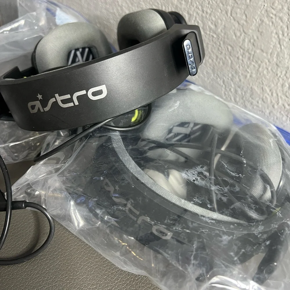 Astro A10 Gen 2 Wired Over ear gaming headset PS5